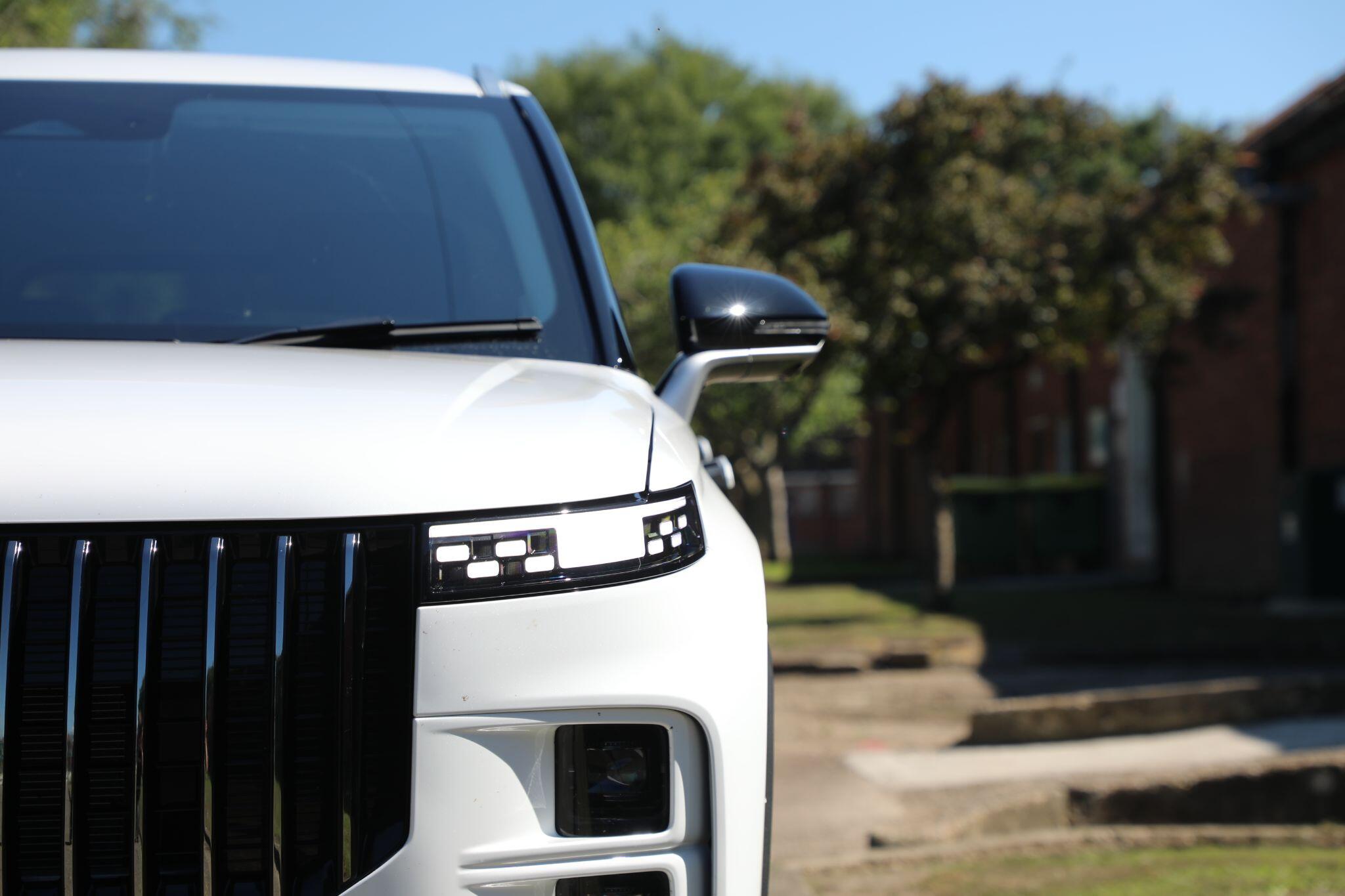 Large vehicle image